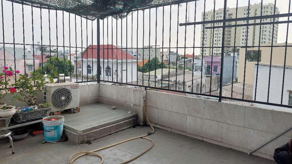Em cần bán gấp nhà cho khách ở đường Lê Thị Hoa Bình Chiểu Thủ Đức, 72m2, 3 tầng, 4 phòng ngủ, 4.2x17, giá chỉ 6,4 tỷ, anh chị để tâm thì liên hệ em Công- sdt: 0865236787 để biết thêm chi tiết ạ
